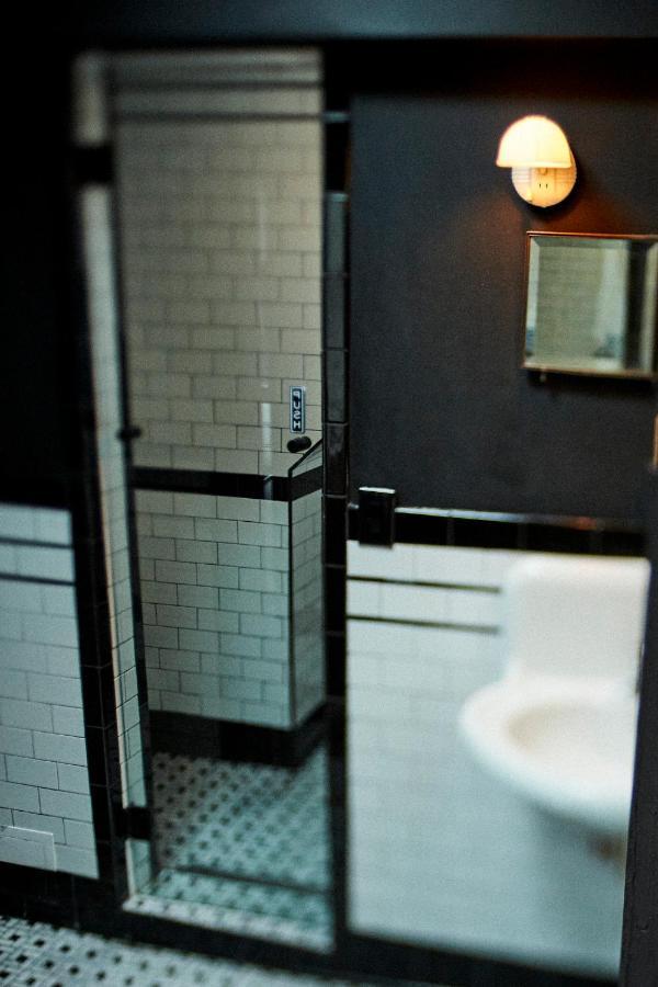 Hotel Crew'S Quarters Boarding House - Caters To Men Provincetown Zewnętrze zdjęcie